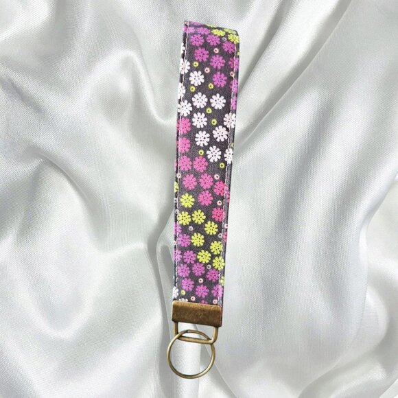 Keychain Wristlet | Key Fob Wristlet | Fabric Keychain | Floral Keychain - Picture 3 of 6